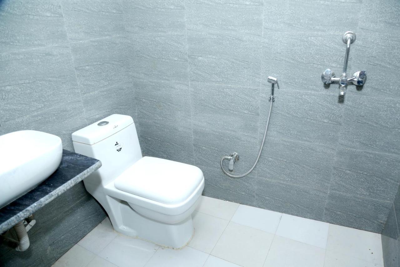 The Charlie'S Hostel Nowe Delhi Zewnętrze zdjęcie